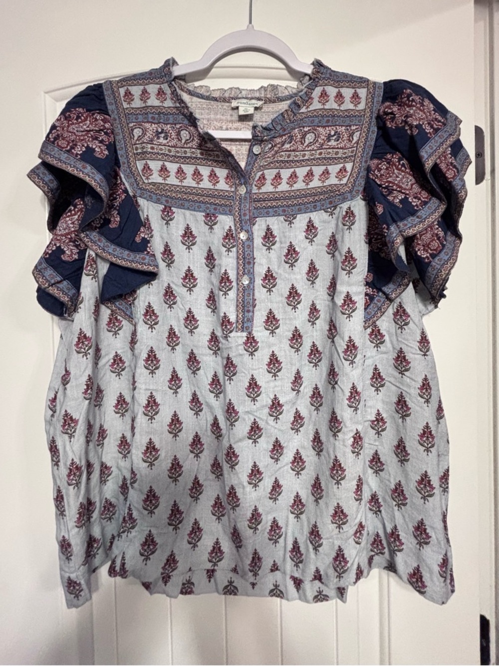 Sundance Boho Light Blue Printed Blouse, Navy Ruffle Sleeves, denim color XL